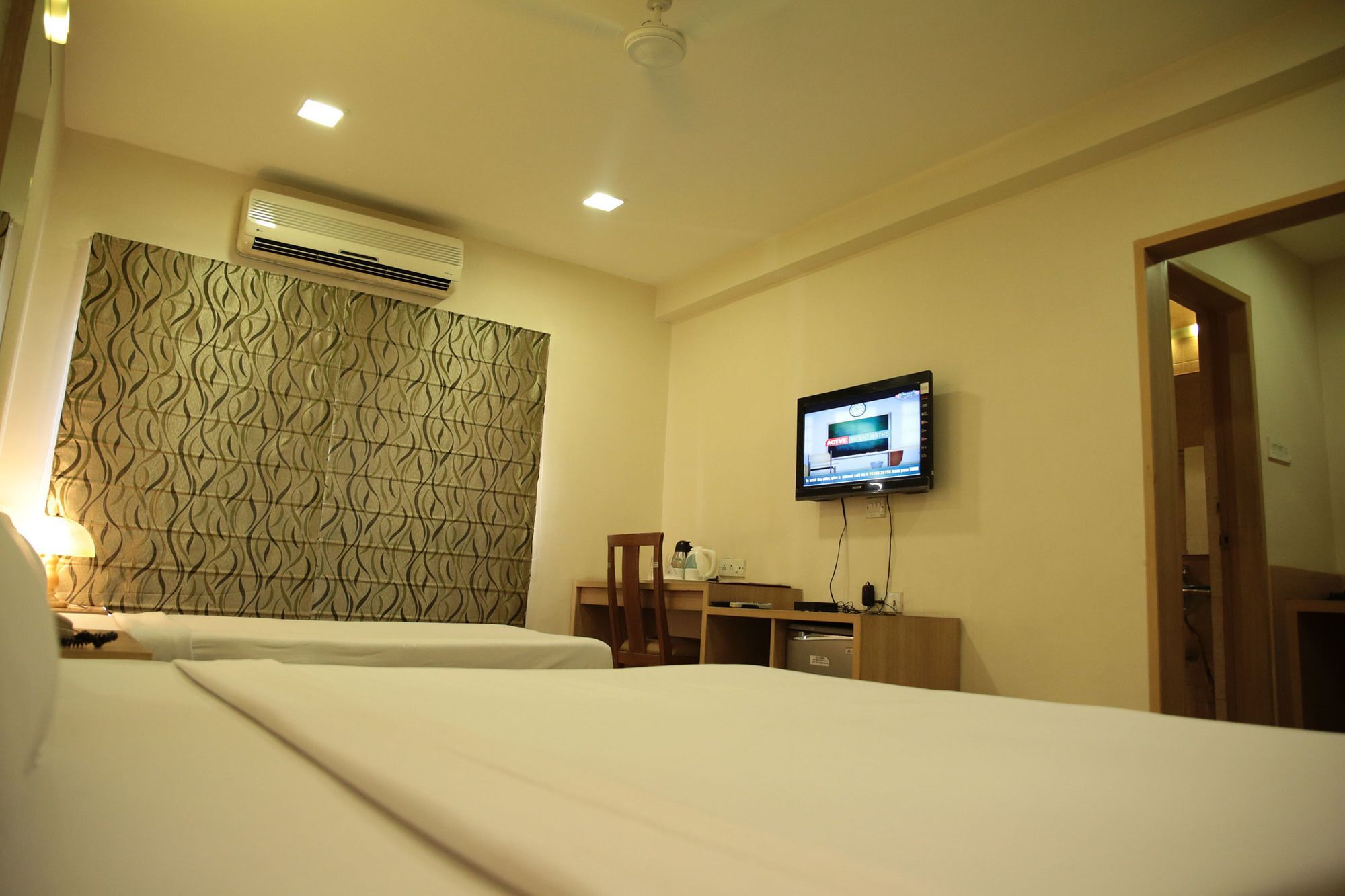 Lynq-Cico Hotel Kolkata Exterior photo